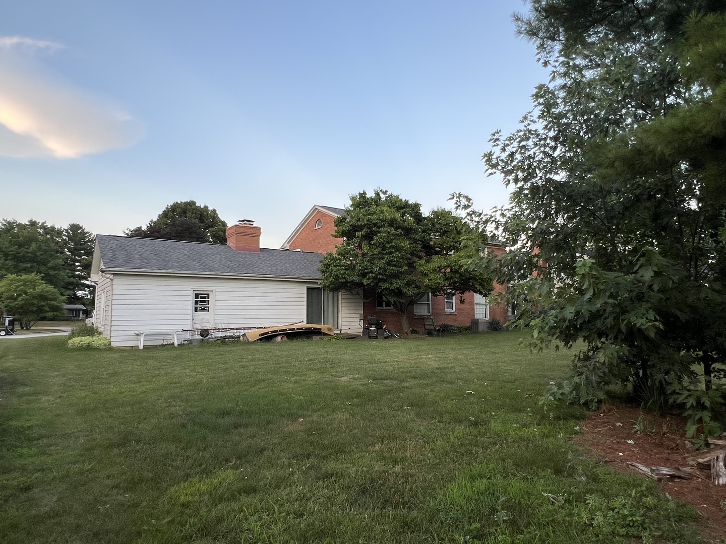 27 S Canterbury Road, Aurora, IL 60506