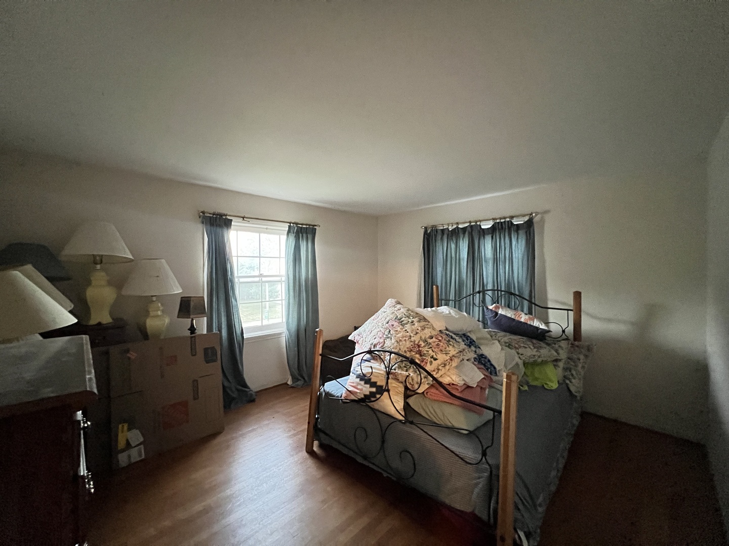 27 S Canterbury Road, Aurora, IL 60506