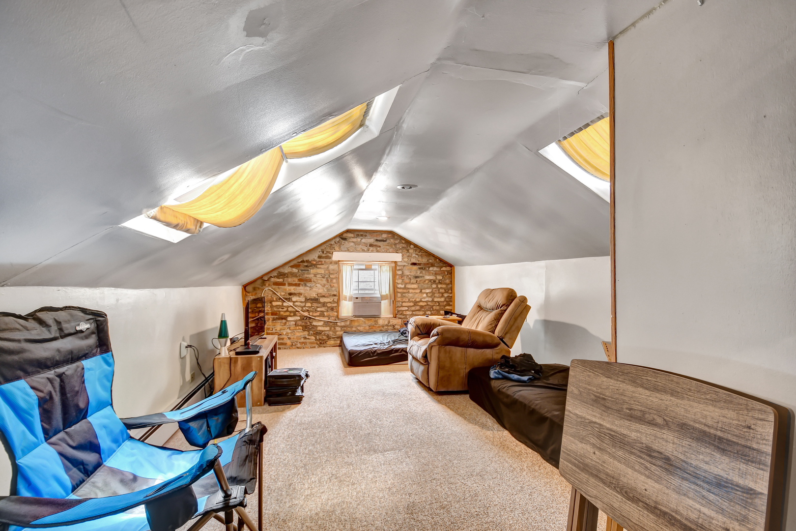 308 E 55th Street, Westmont, IL 60559