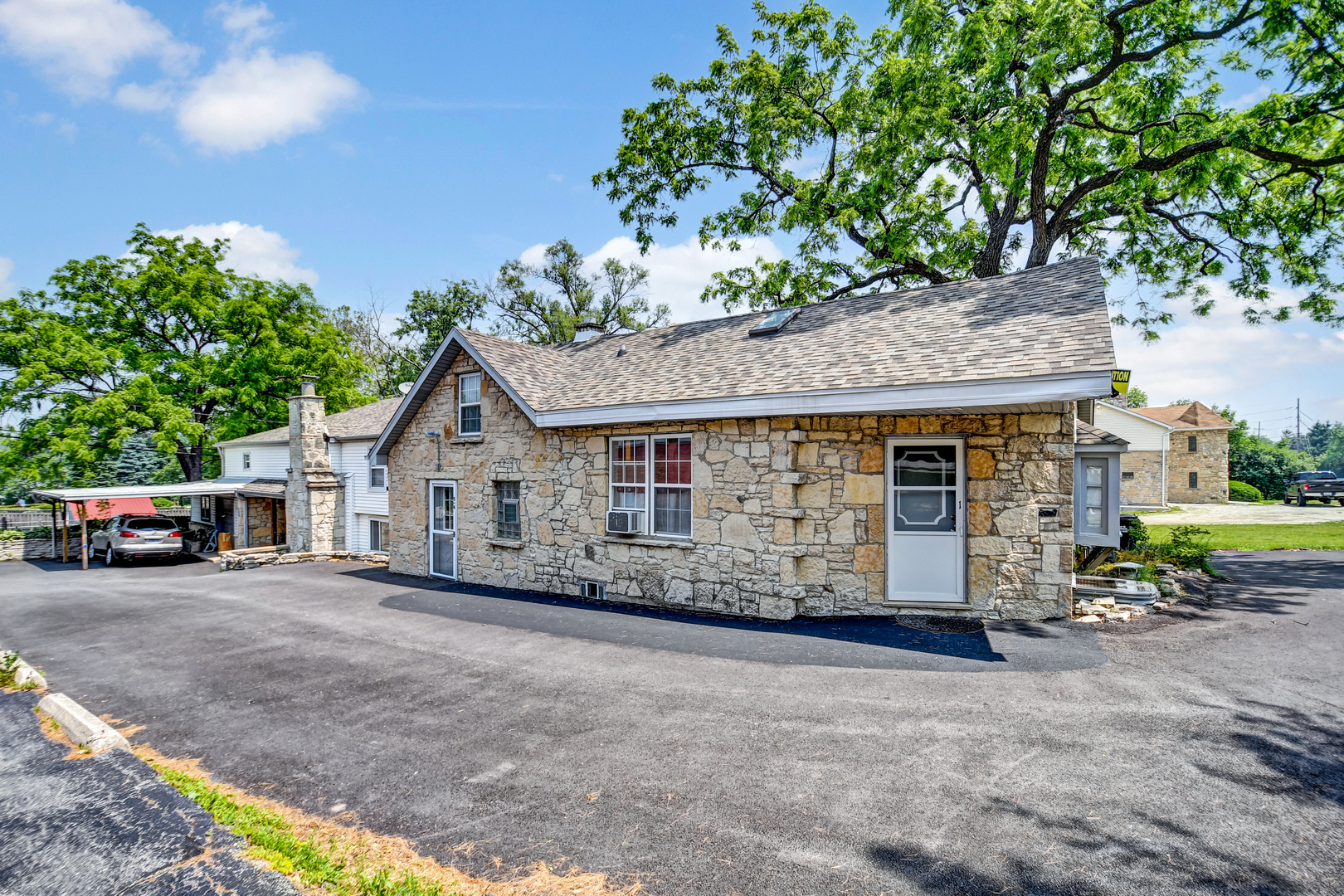 308 E 55th Street, Westmont, IL 60559