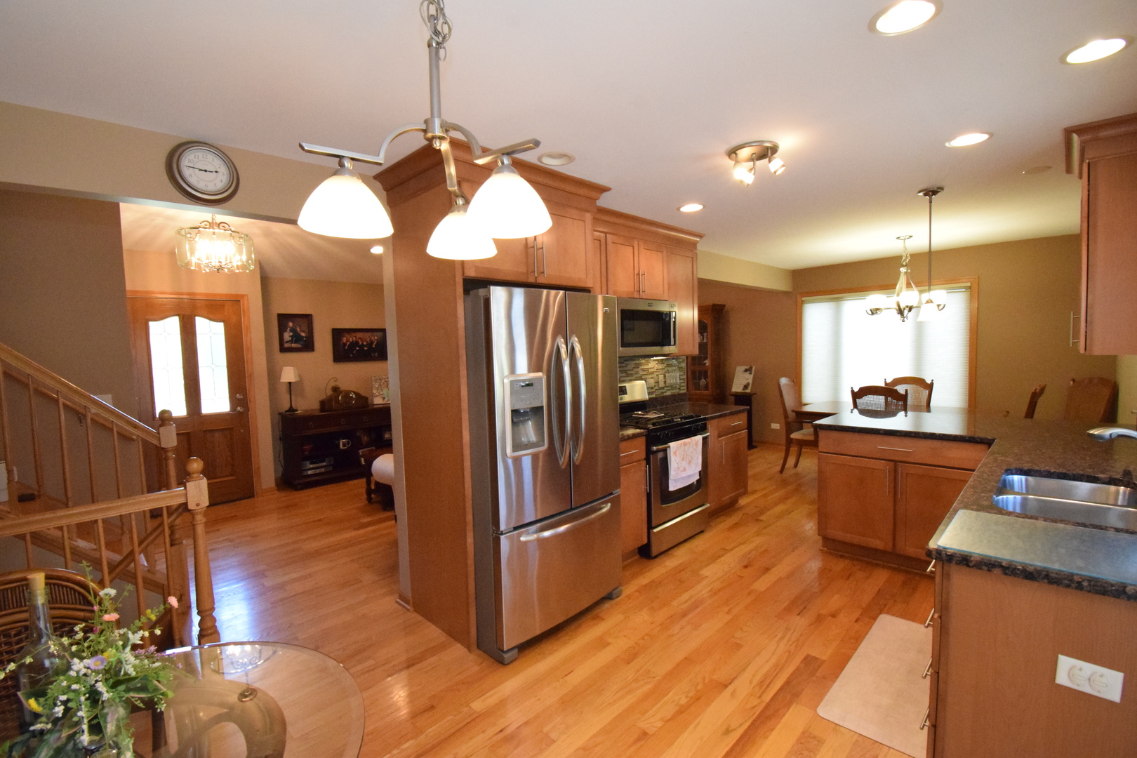 963 E Castlewood Lane, Bartlett, IL 60103