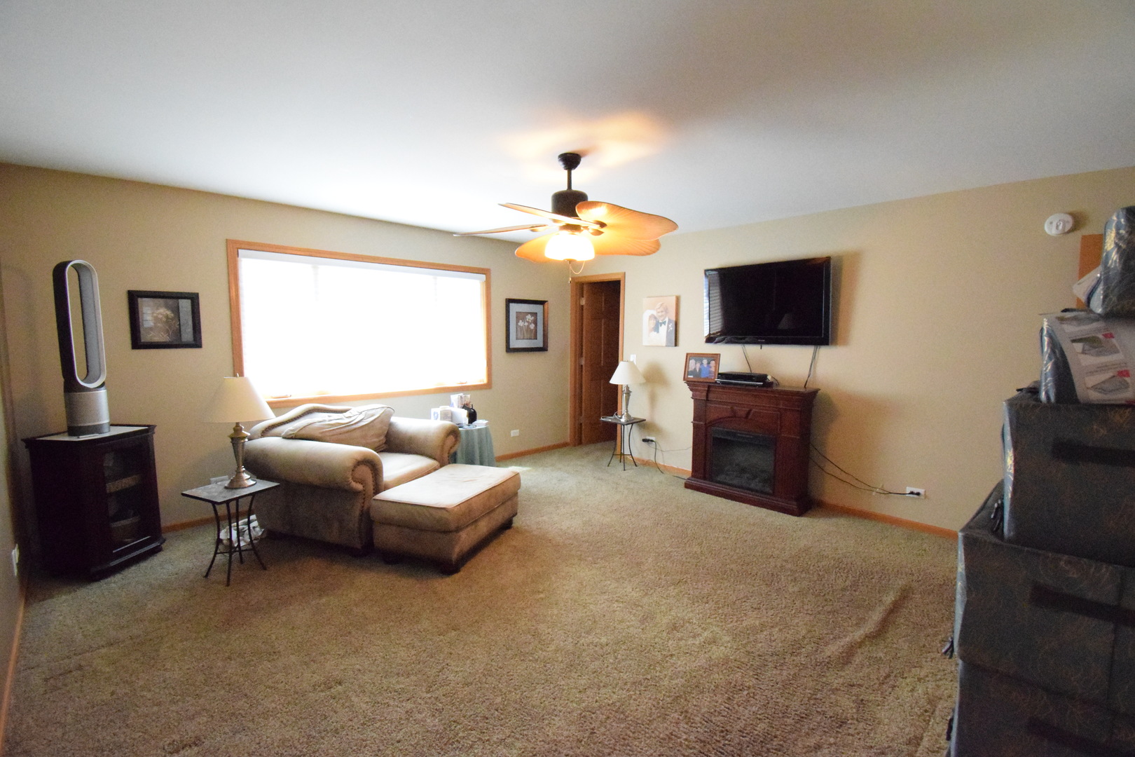 963 E Castlewood Lane, Bartlett, IL 60103