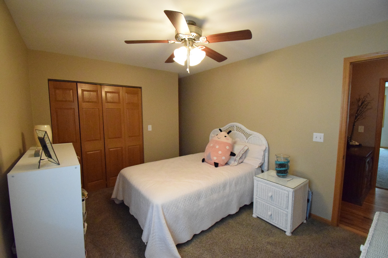 963 E Castlewood Lane, Bartlett, IL 60103