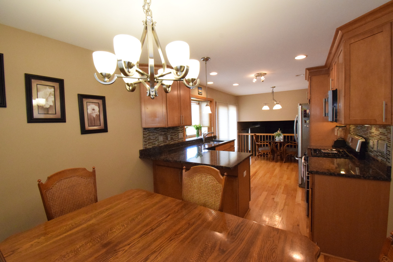 963 E Castlewood Lane, Bartlett, IL 60103