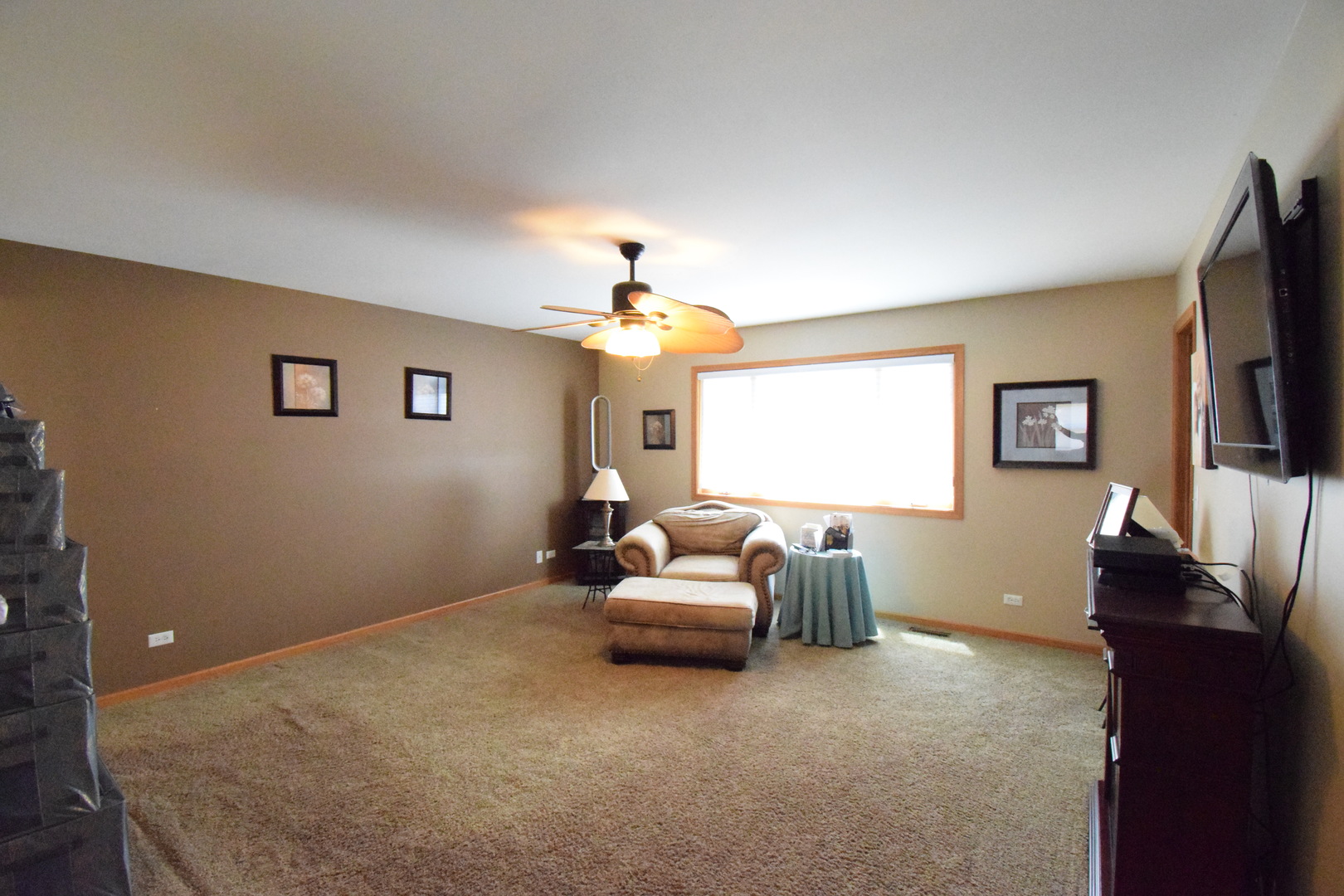 963 E Castlewood Lane, Bartlett, IL 60103
