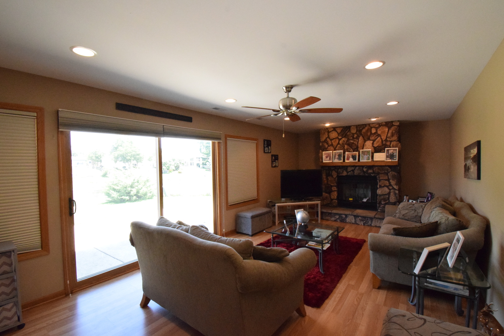 963 E Castlewood Lane, Bartlett, IL 60103