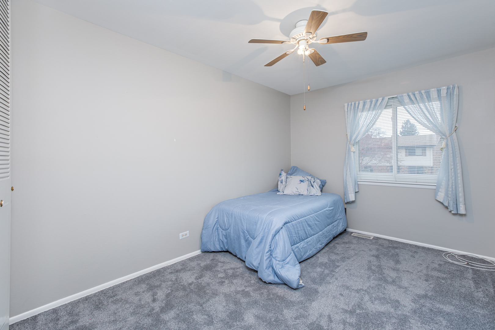 7315 Winthrop Way #6, Downers Grove, IL 60516