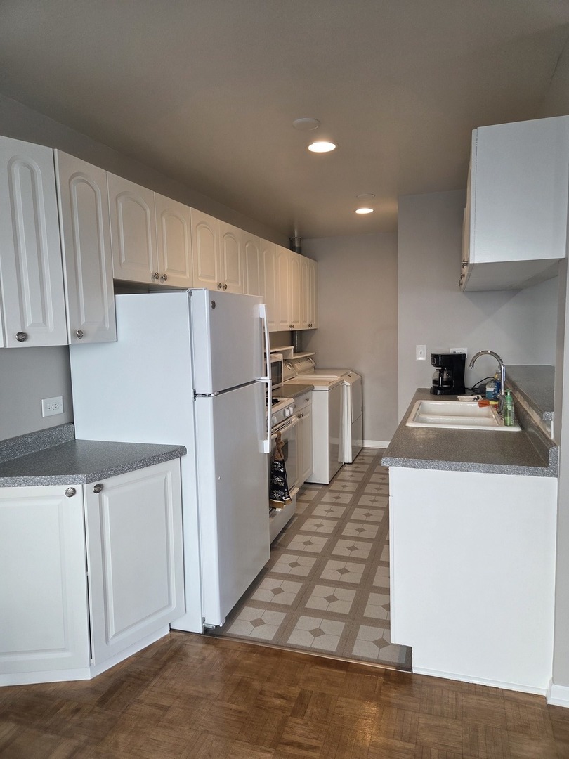 1255 Pearl Avenue #D, Glendale Heights, IL 60139