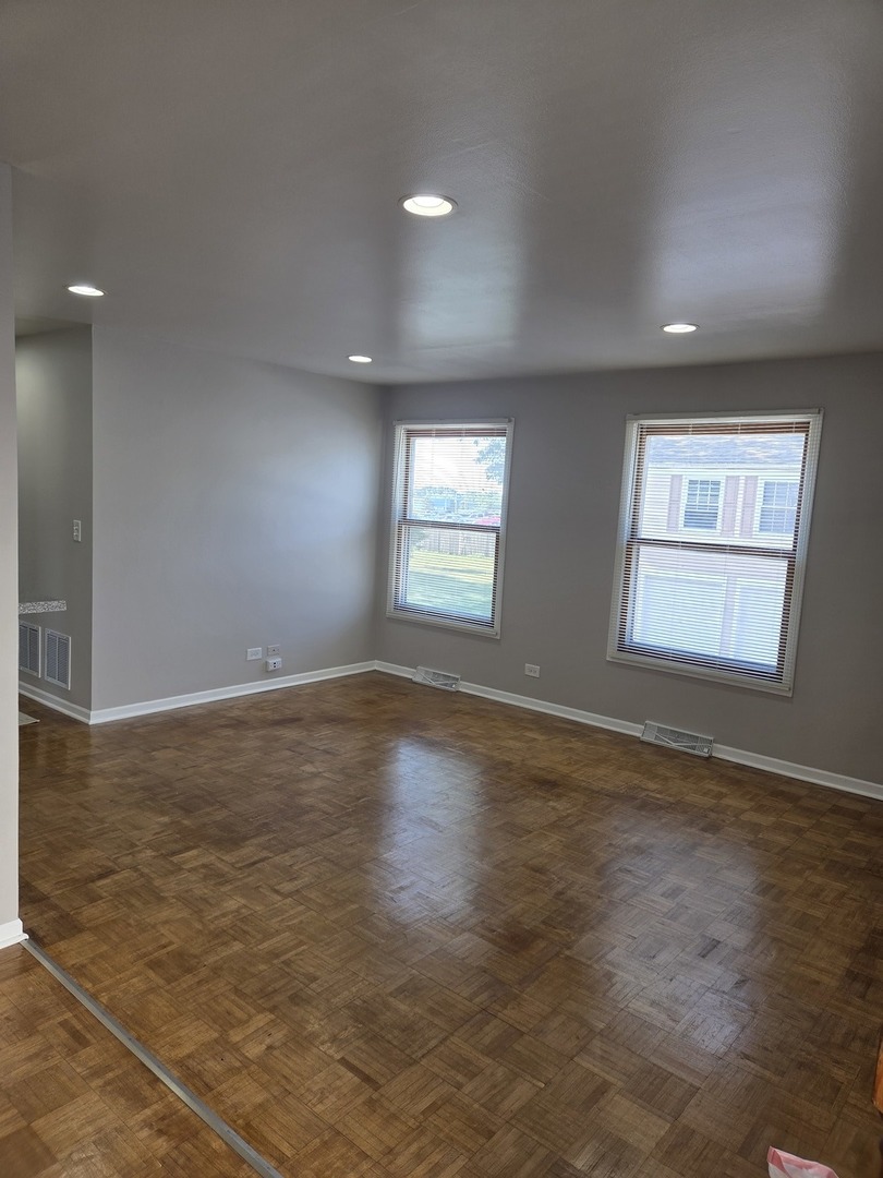 1255 Pearl Avenue #D, Glendale Heights, IL 60139