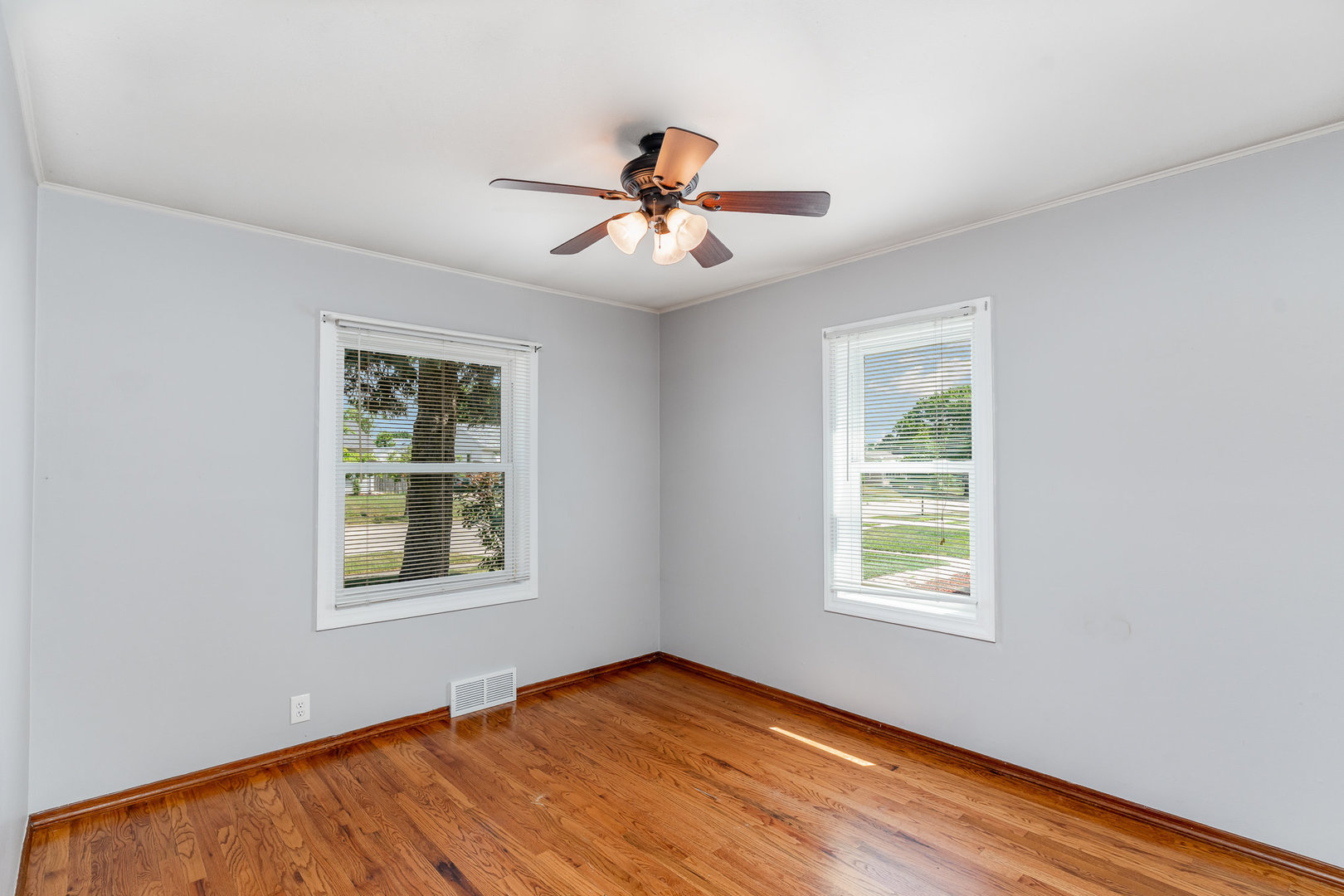 119 Riverside Drive, Montgomery, IL 60538