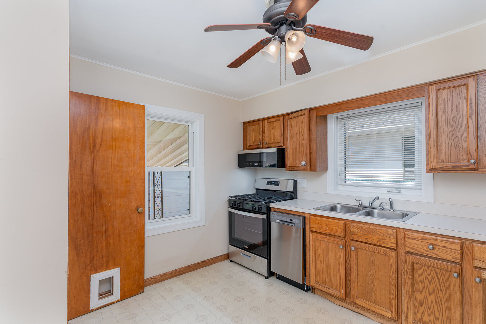 119 Riverside Drive, Montgomery, IL 60538