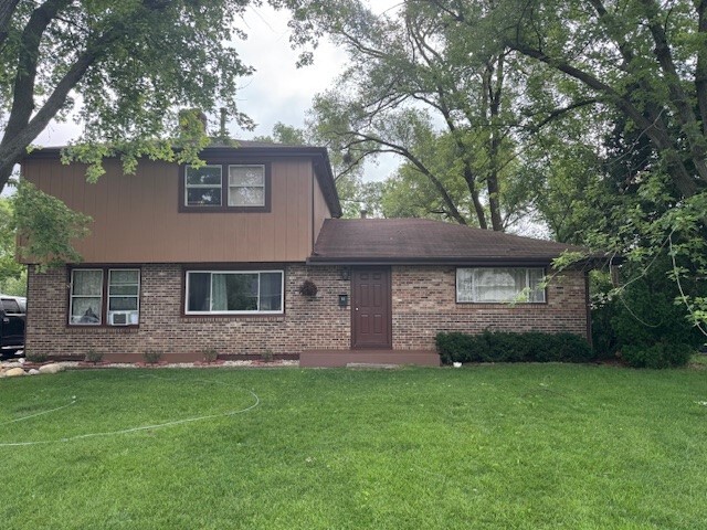 13 Manor Road, Lake Zurich, IL 60047