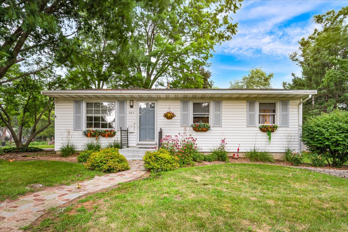 207 Maizefield Avenue, Bloomington, IL 61701