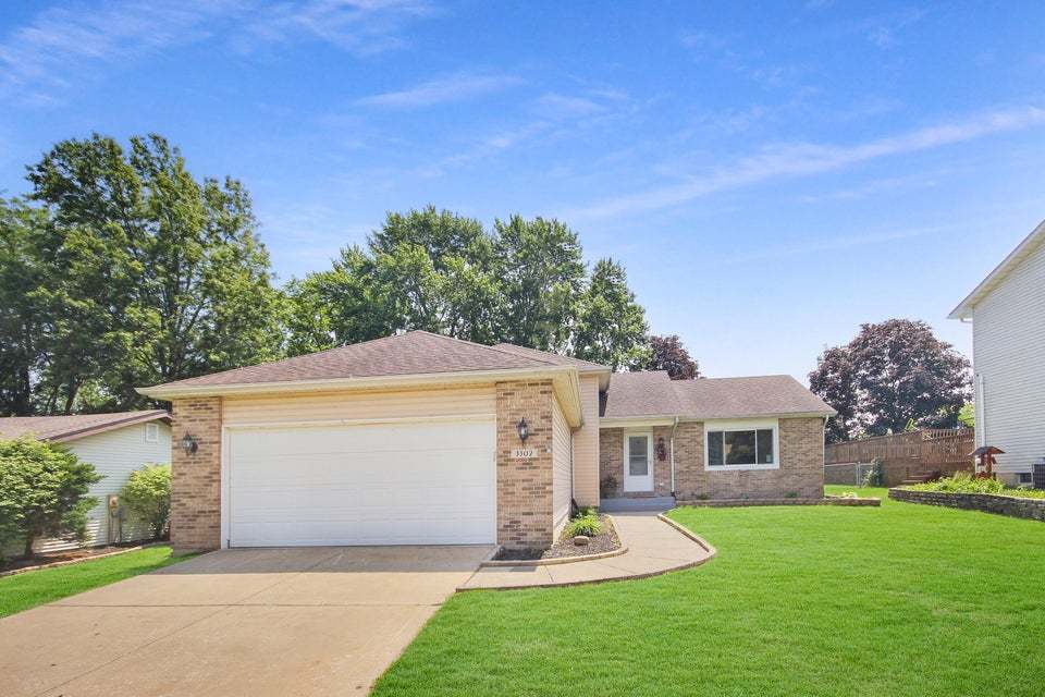 3302 Rustic Lane, Crown Point, IN 46307