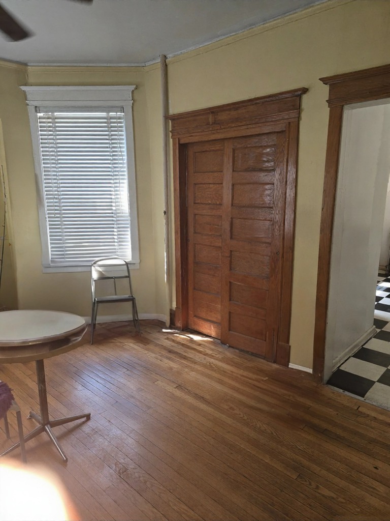 824 E Hyde Park Boulevard #1, Chicago, IL 60615