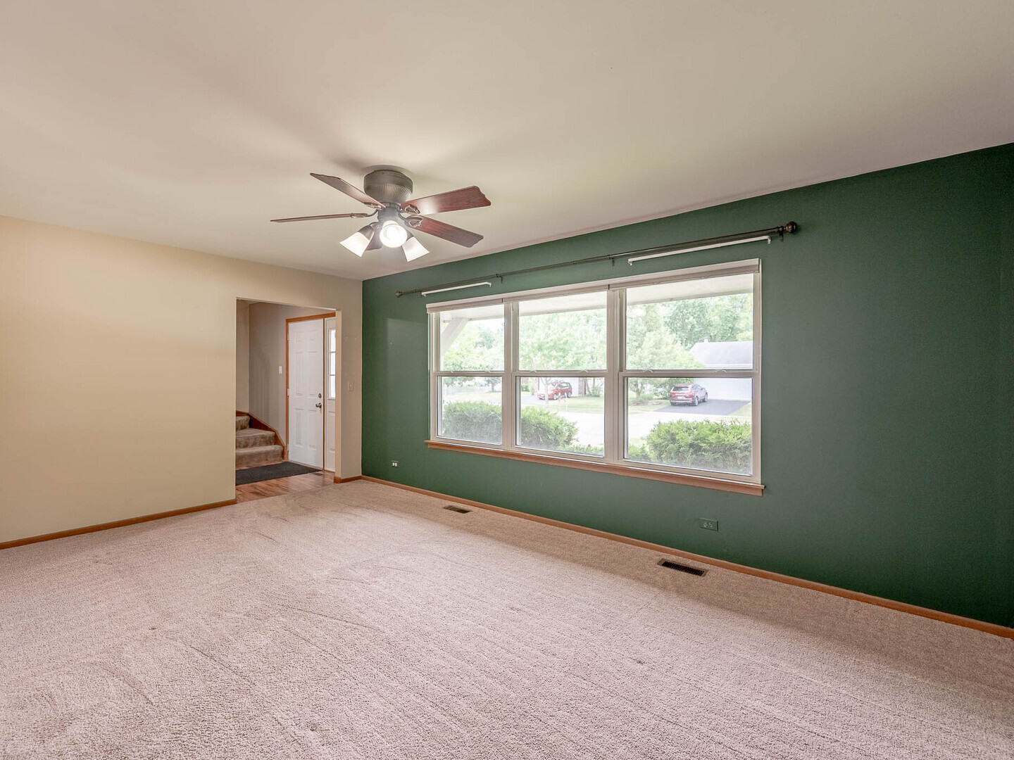 810 Fox Run Lane, Algonquin, IL 60102