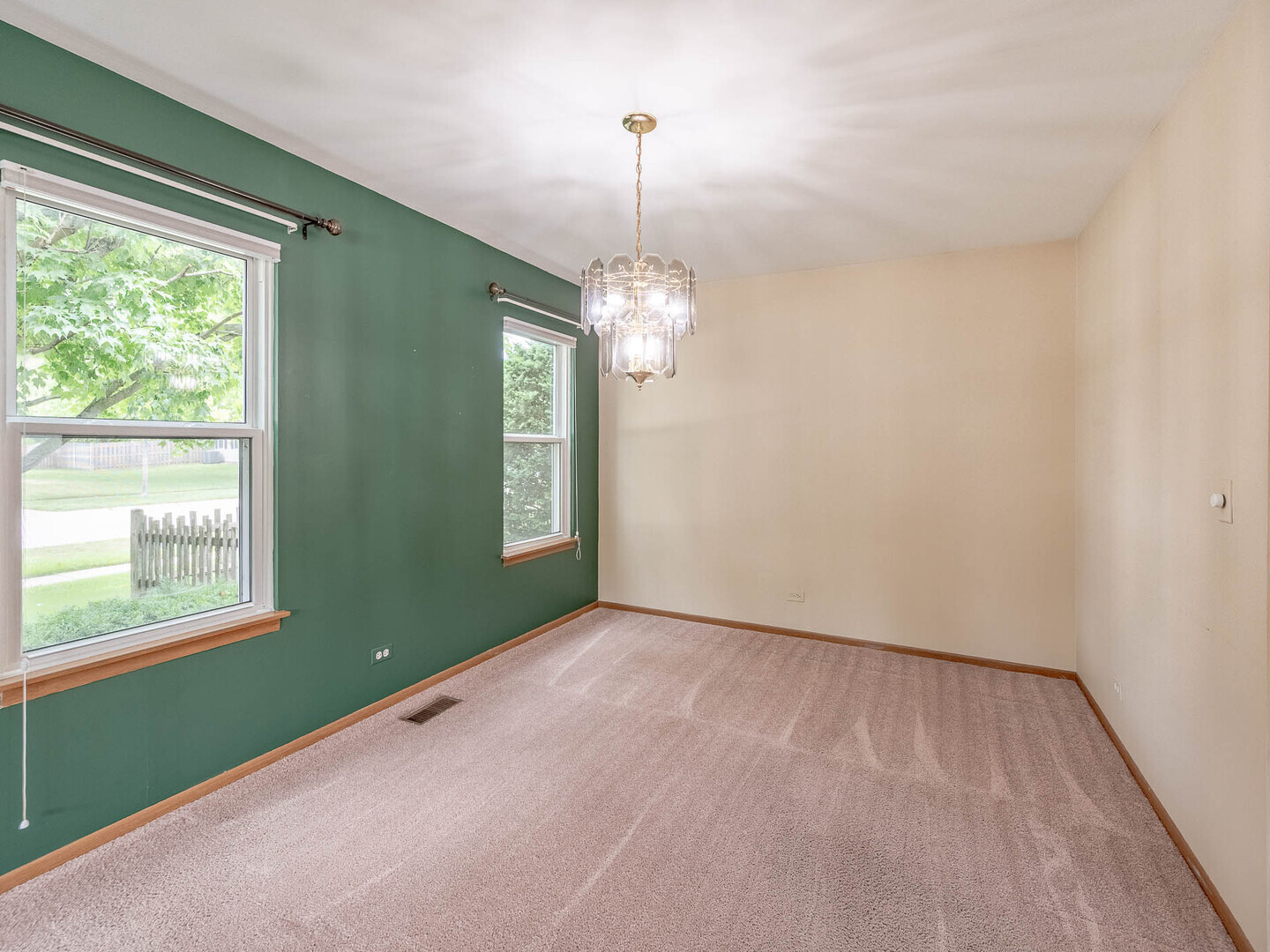 810 Fox Run Lane, Algonquin, IL 60102