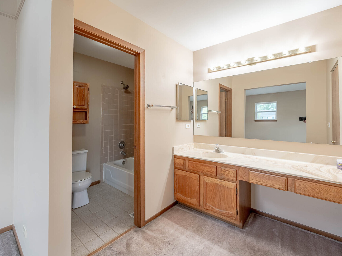 810 Fox Run Lane, Algonquin, IL 60102