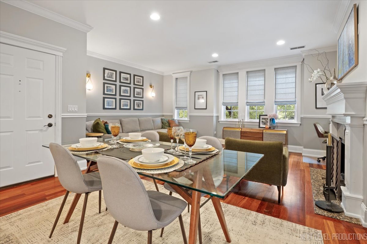 2340 W Roscoe Street #2W, Chicago, IL 60618