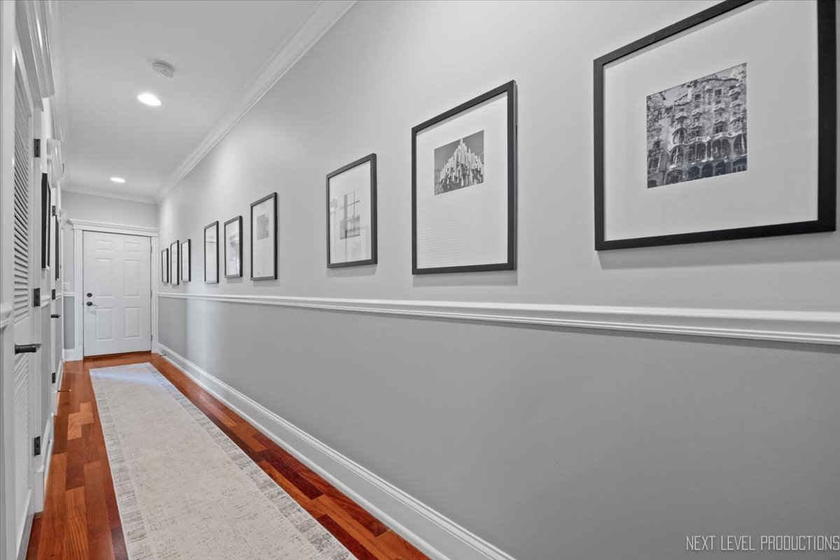 2340 W Roscoe Street #2W, Chicago, IL 60618