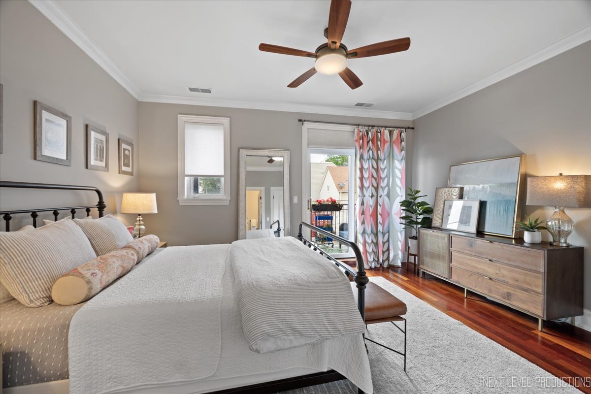2340 W Roscoe Street #2W, Chicago, IL 60618