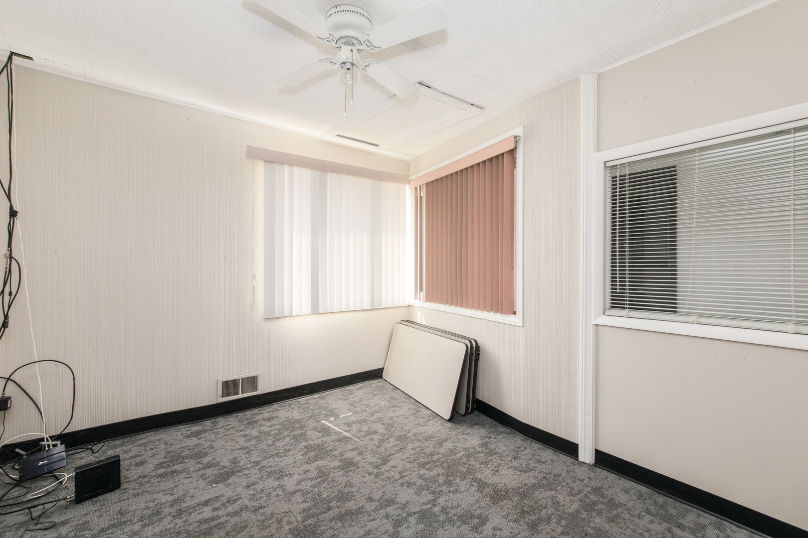 1330 Webford Avenue, Des Plaines, IL 60016