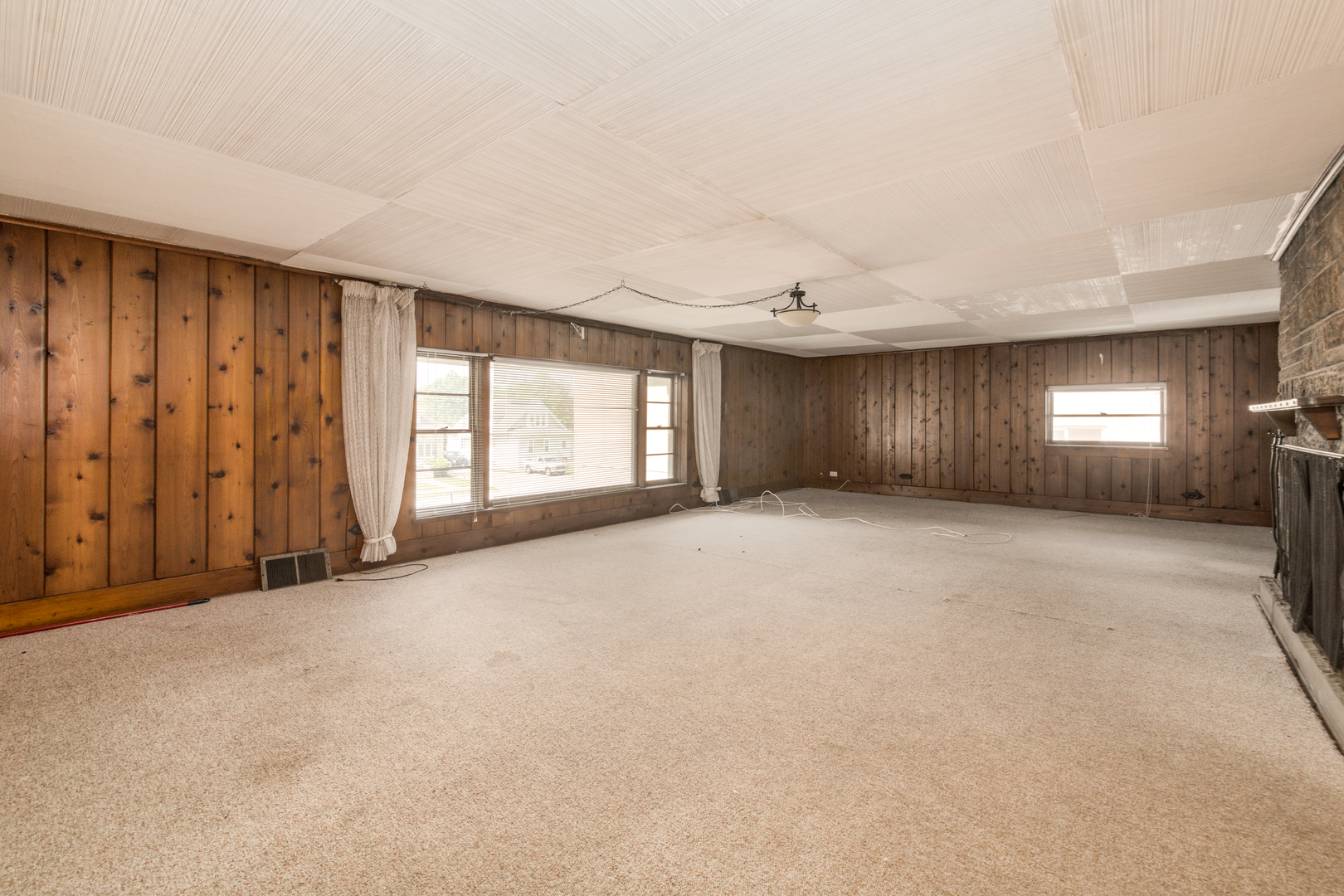 1330 Webford Avenue, Des Plaines, IL 60016