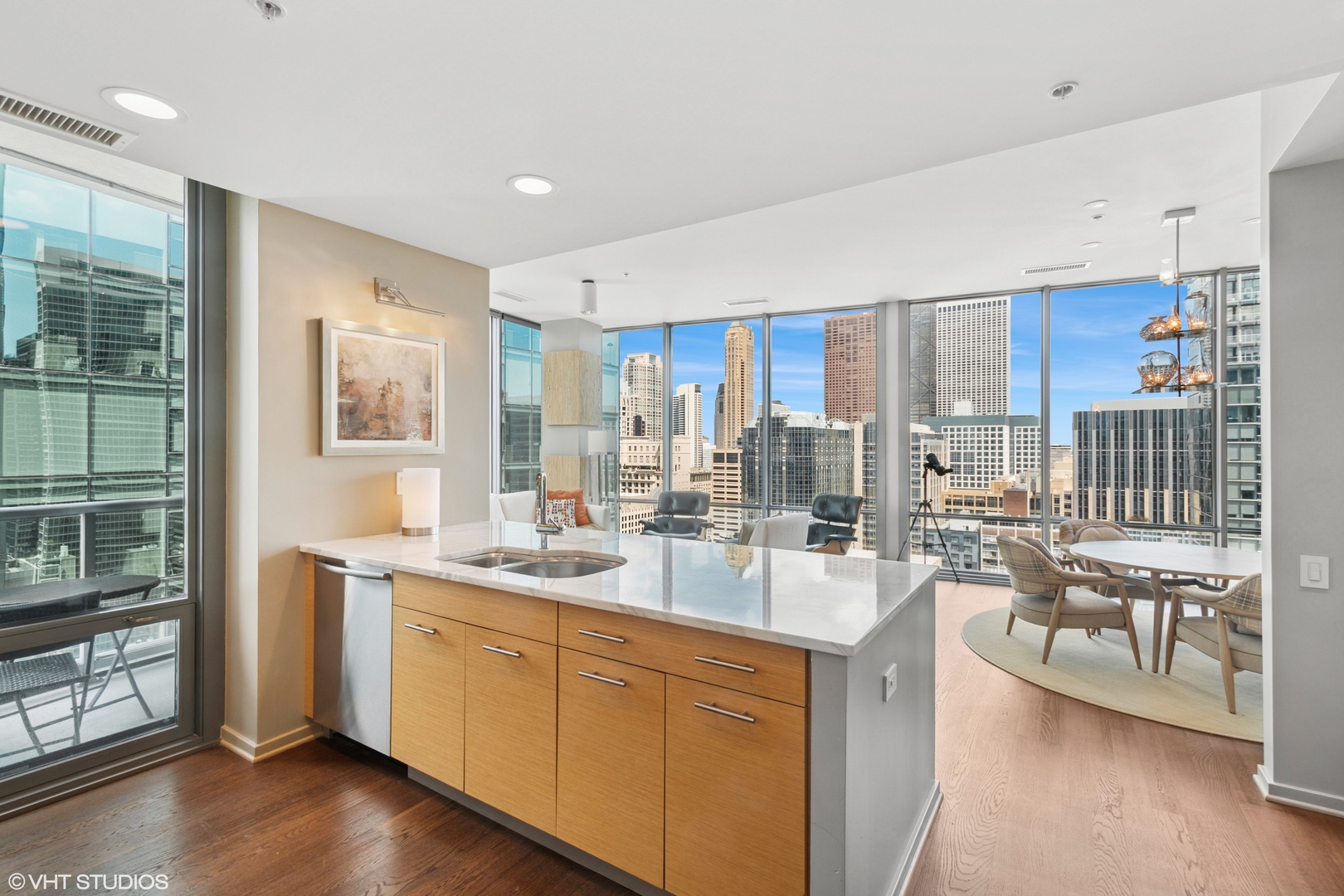 240 E Illinois Street #2702, Chicago, IL 60611