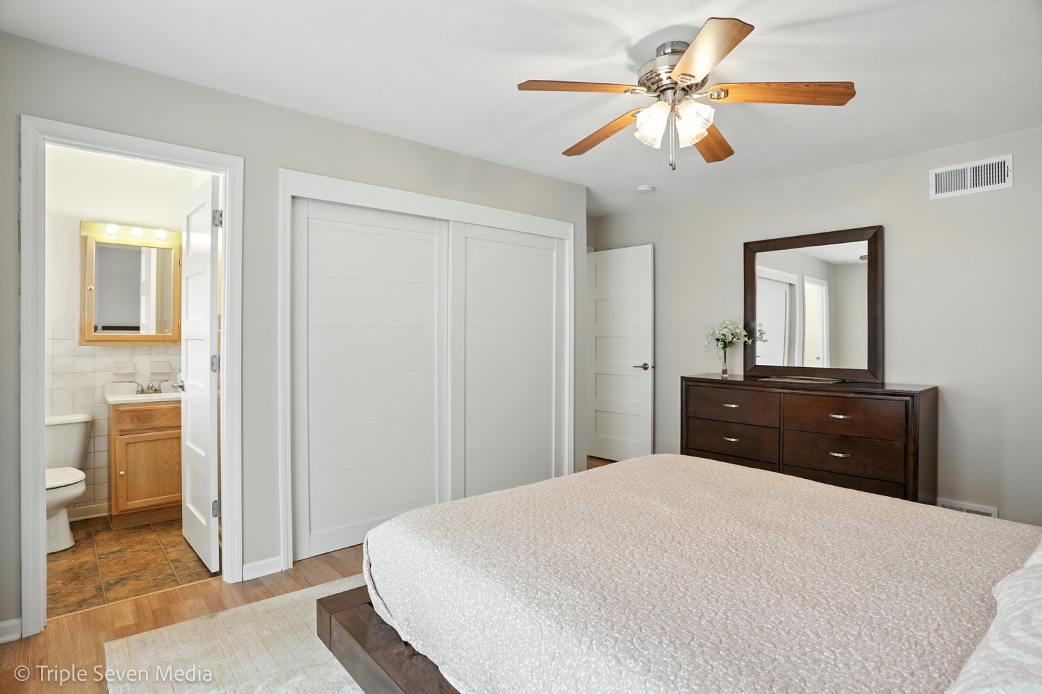 112 N Cedar Avenue, Wood Dale, IL 60191
