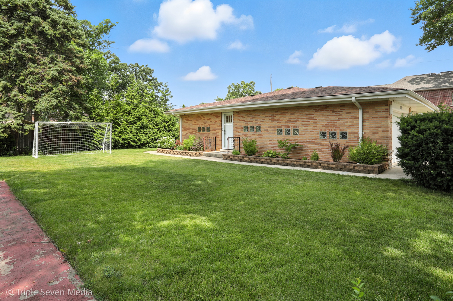 112 N Cedar Avenue, Wood Dale, IL 60191