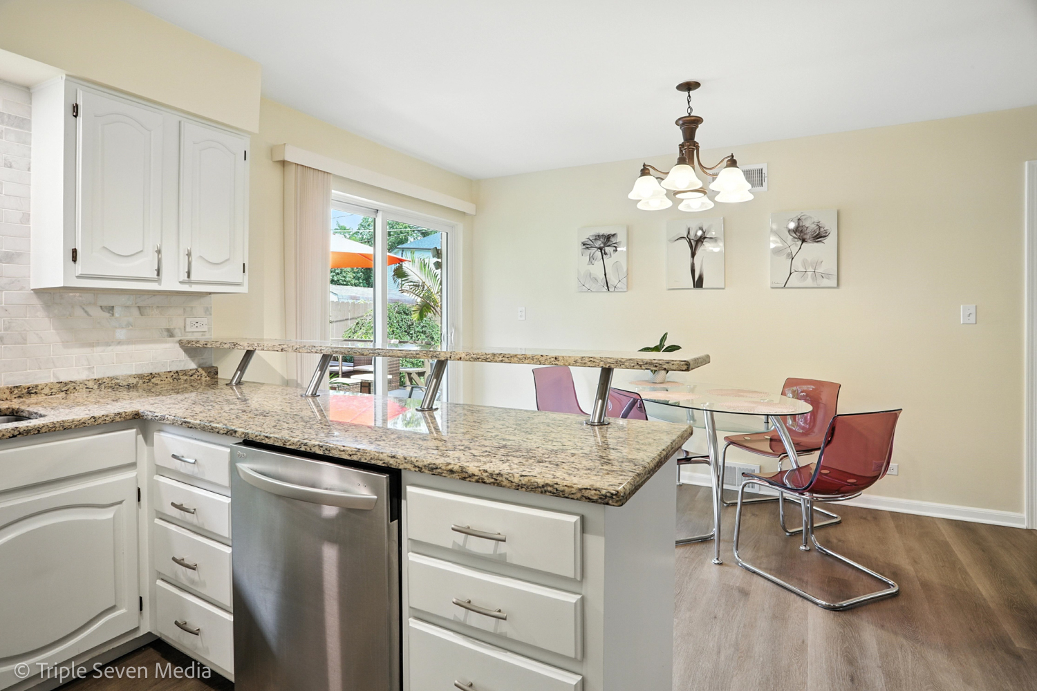 112 N Cedar Avenue, Wood Dale, IL 60191