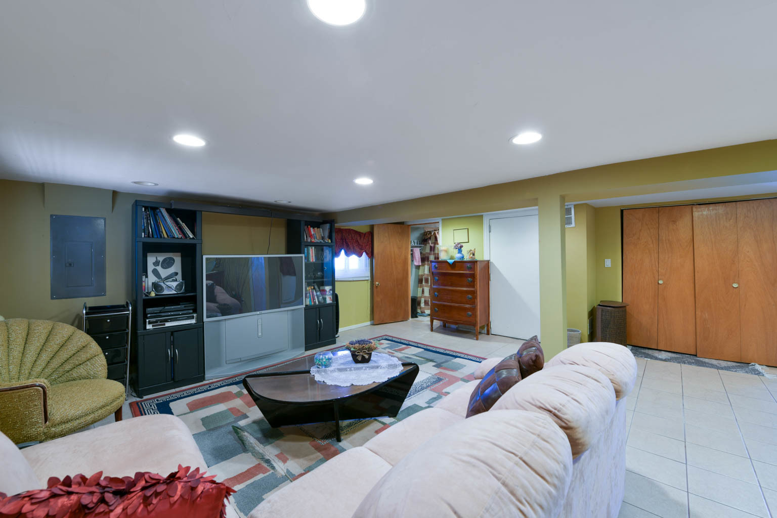 4702 Wesley Terrace, Schiller Park, IL 60176