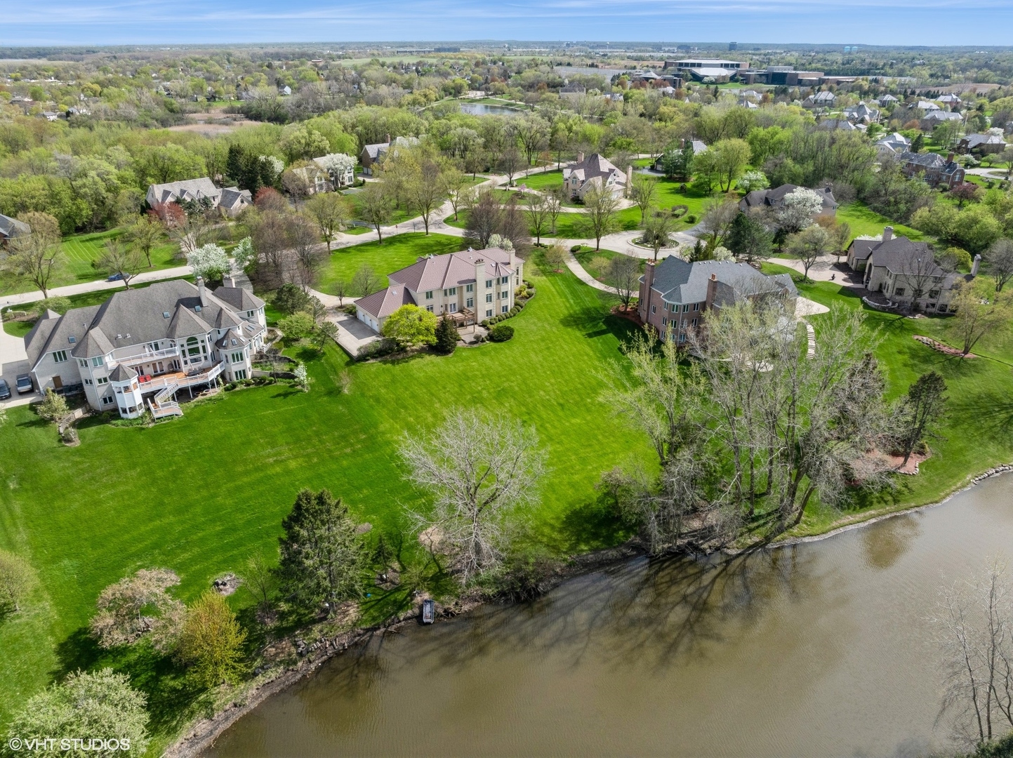16 Forest Lane, South Barrington, IL 60010