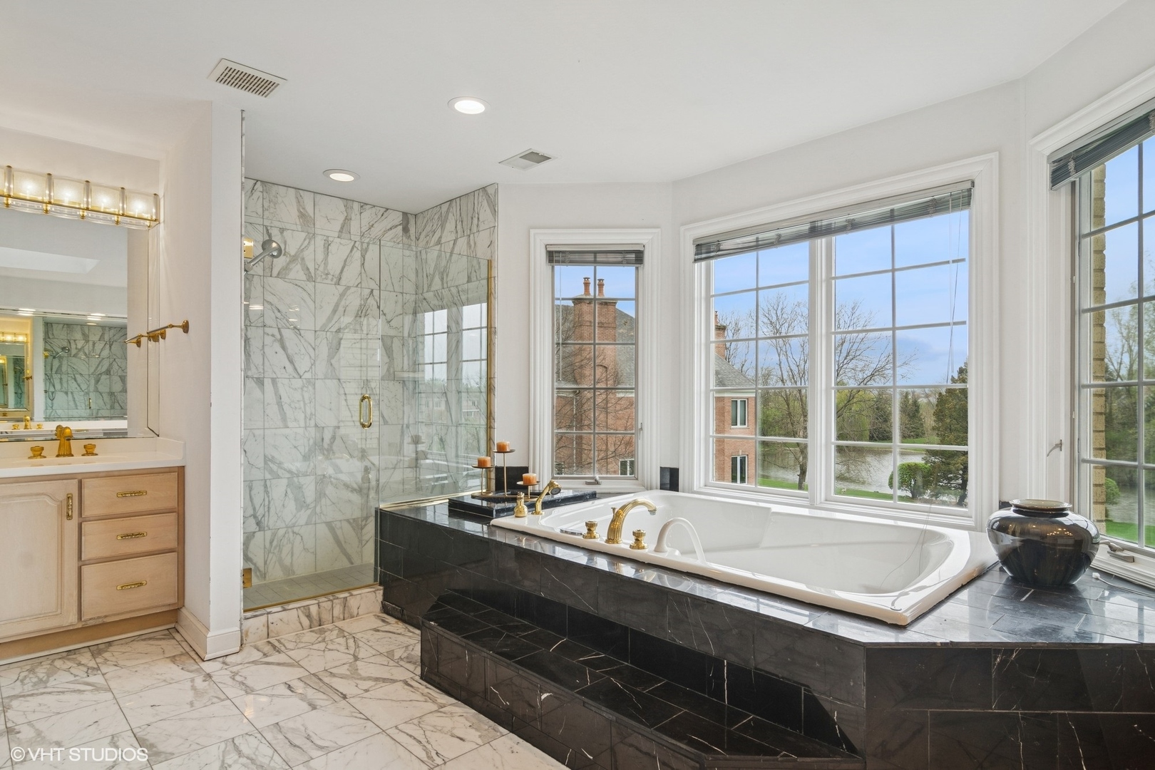 16 Forest Lane, South Barrington, IL 60010