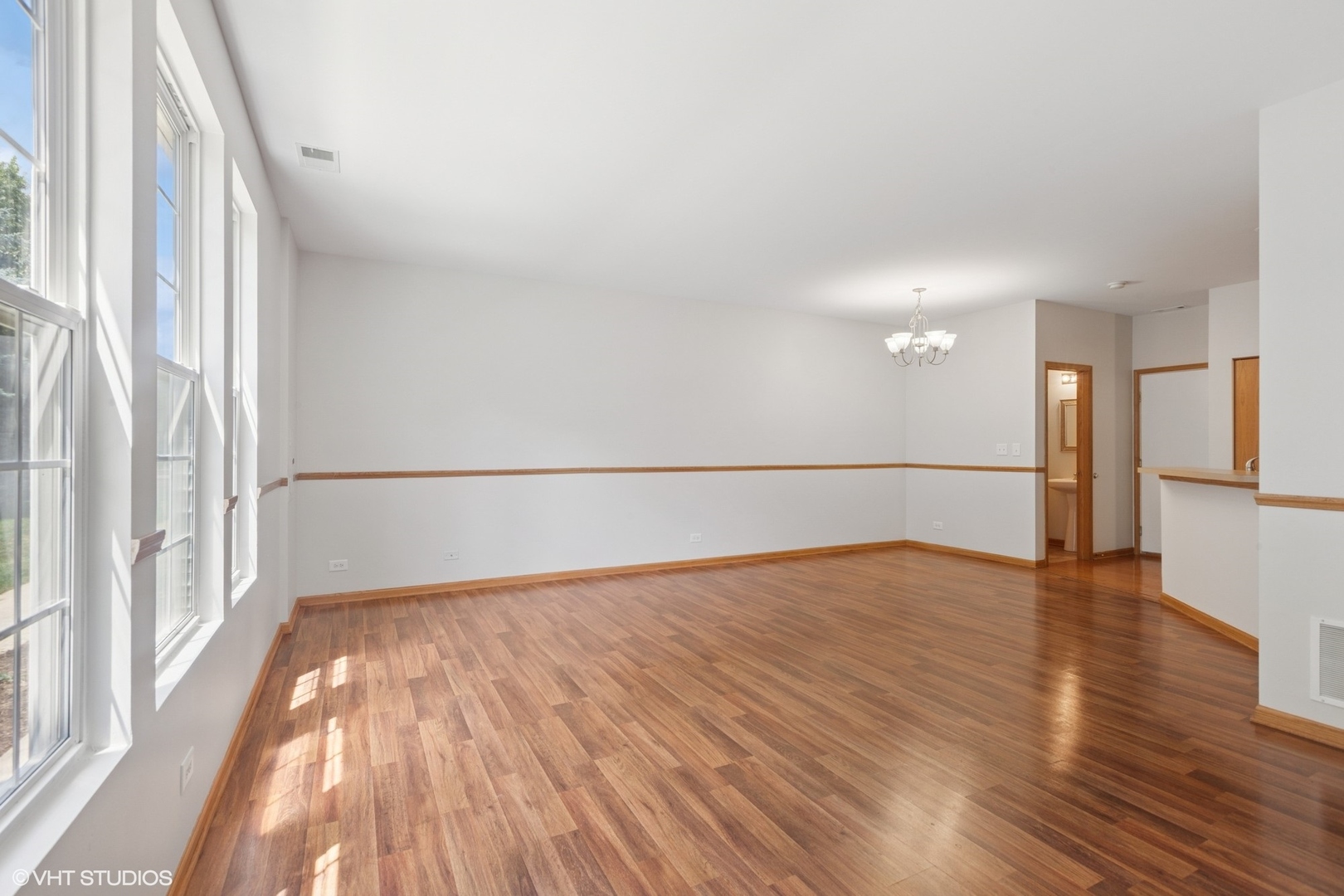 133 Springbrook Trail South, Oswego, IL 60543