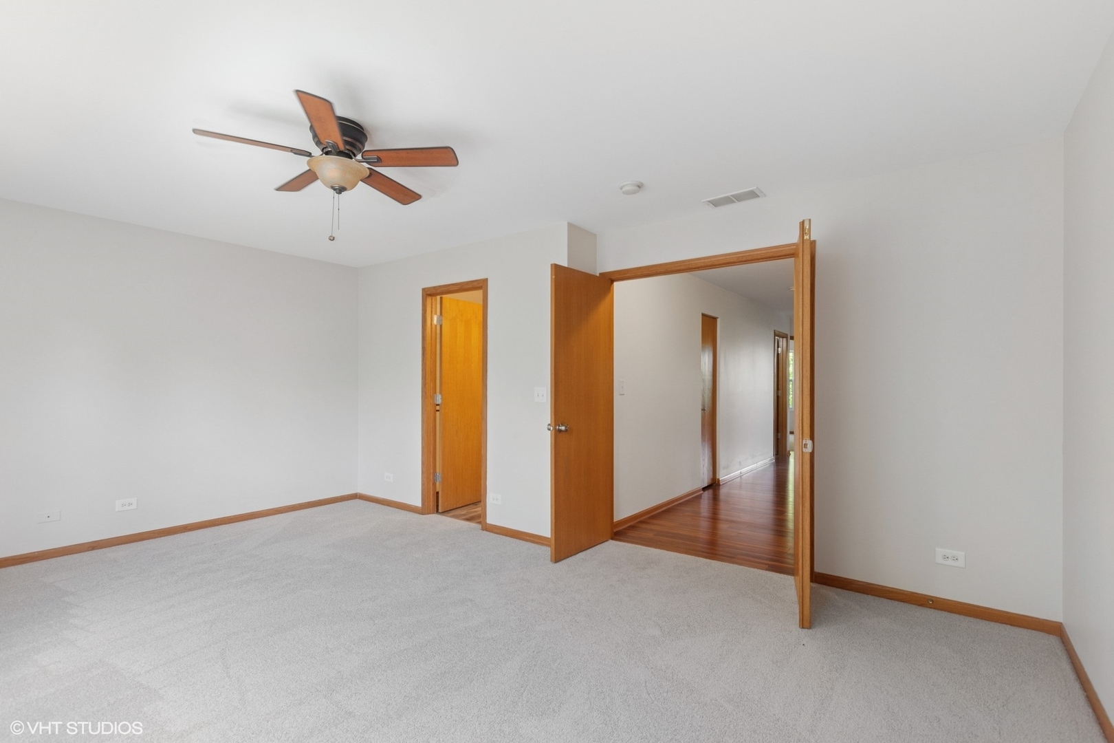 133 Springbrook Trail South, Oswego, IL 60543
