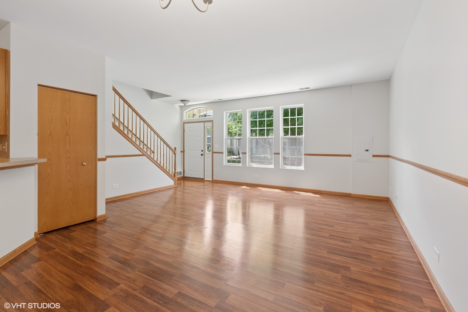 133 Springbrook Trail South, Oswego, IL 60543