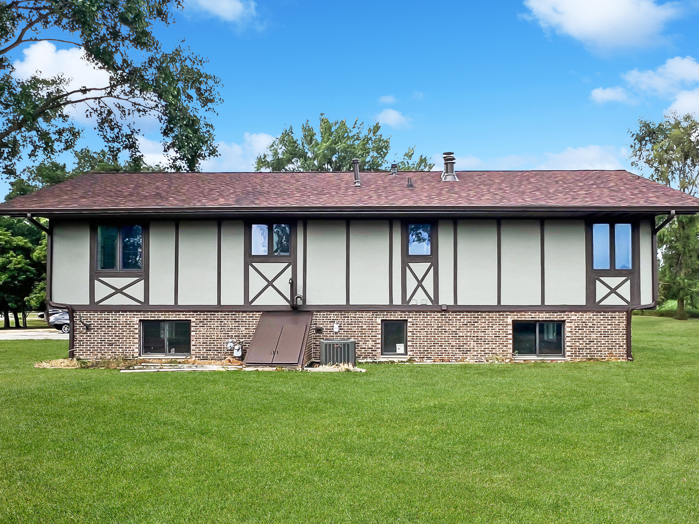 27555 S Forest View Lane, Beecher, IL 60401