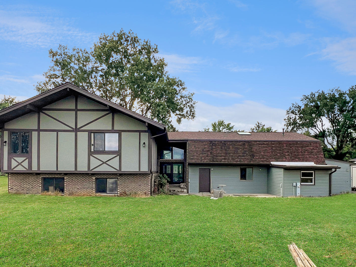 27555 S Forest View Lane, Beecher, IL 60401