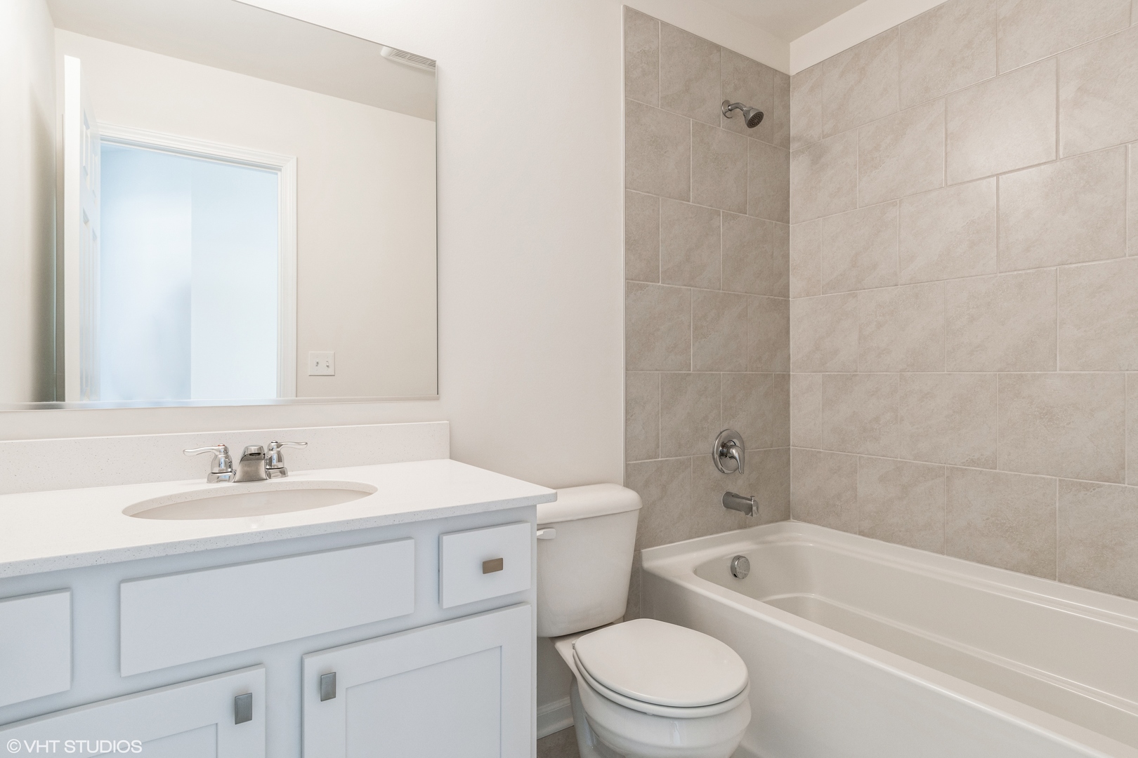 29W732 Cambridge Drive, Warrenville, IL 60555