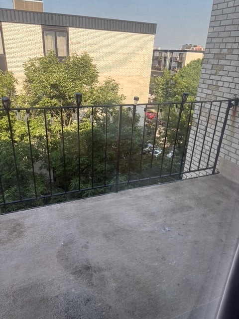 9701 N Dee Road #6H, Niles, IL 60714