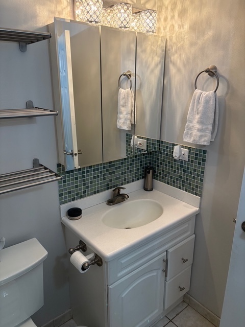9701 N Dee Road #6H, Niles, IL 60714