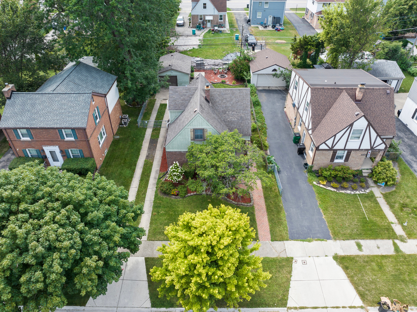 1516 Heidorn Avenue, Westchester, IL 60154
