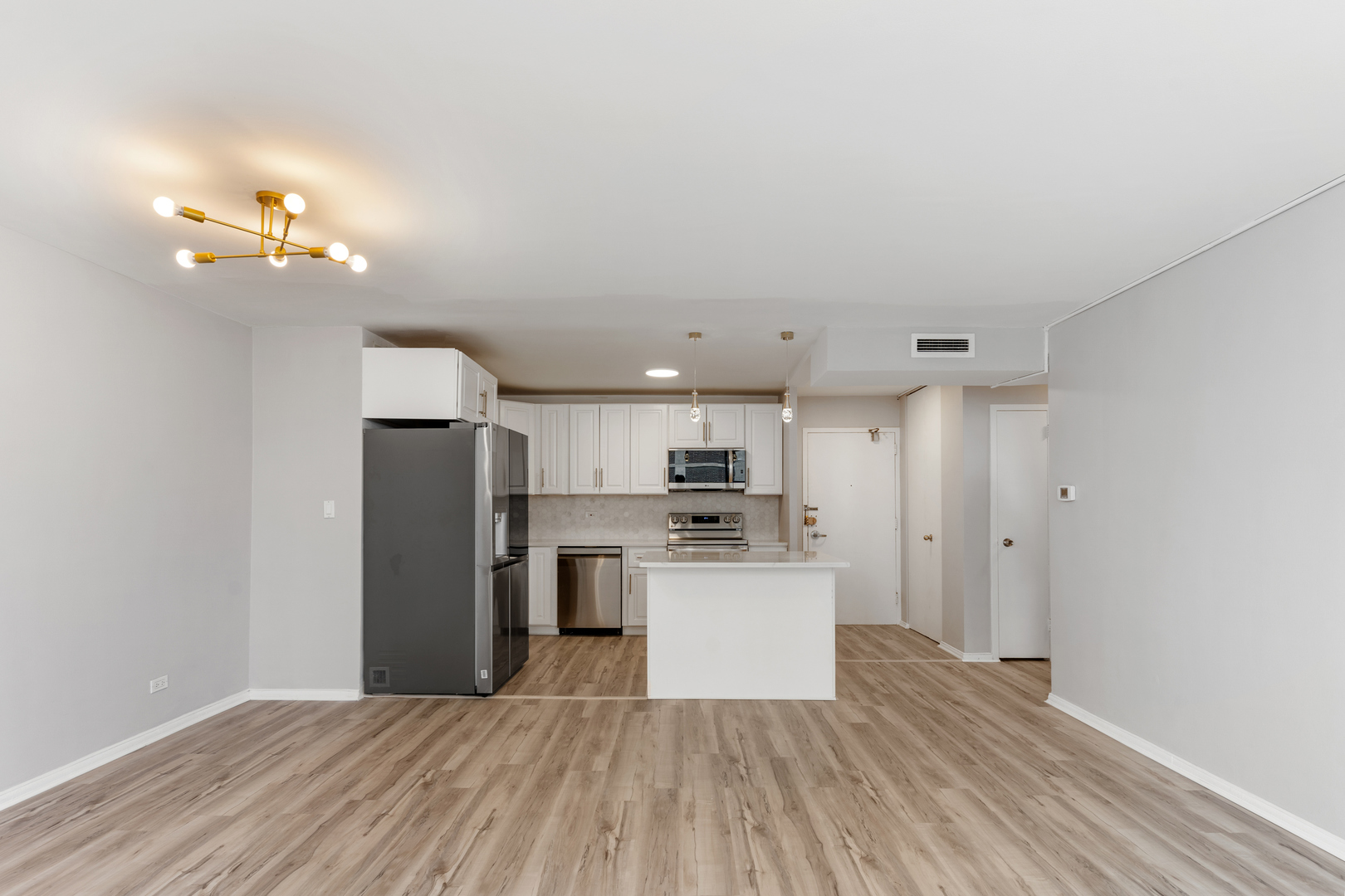 6301 N Sheridan Road #11D, Chicago, IL 60660