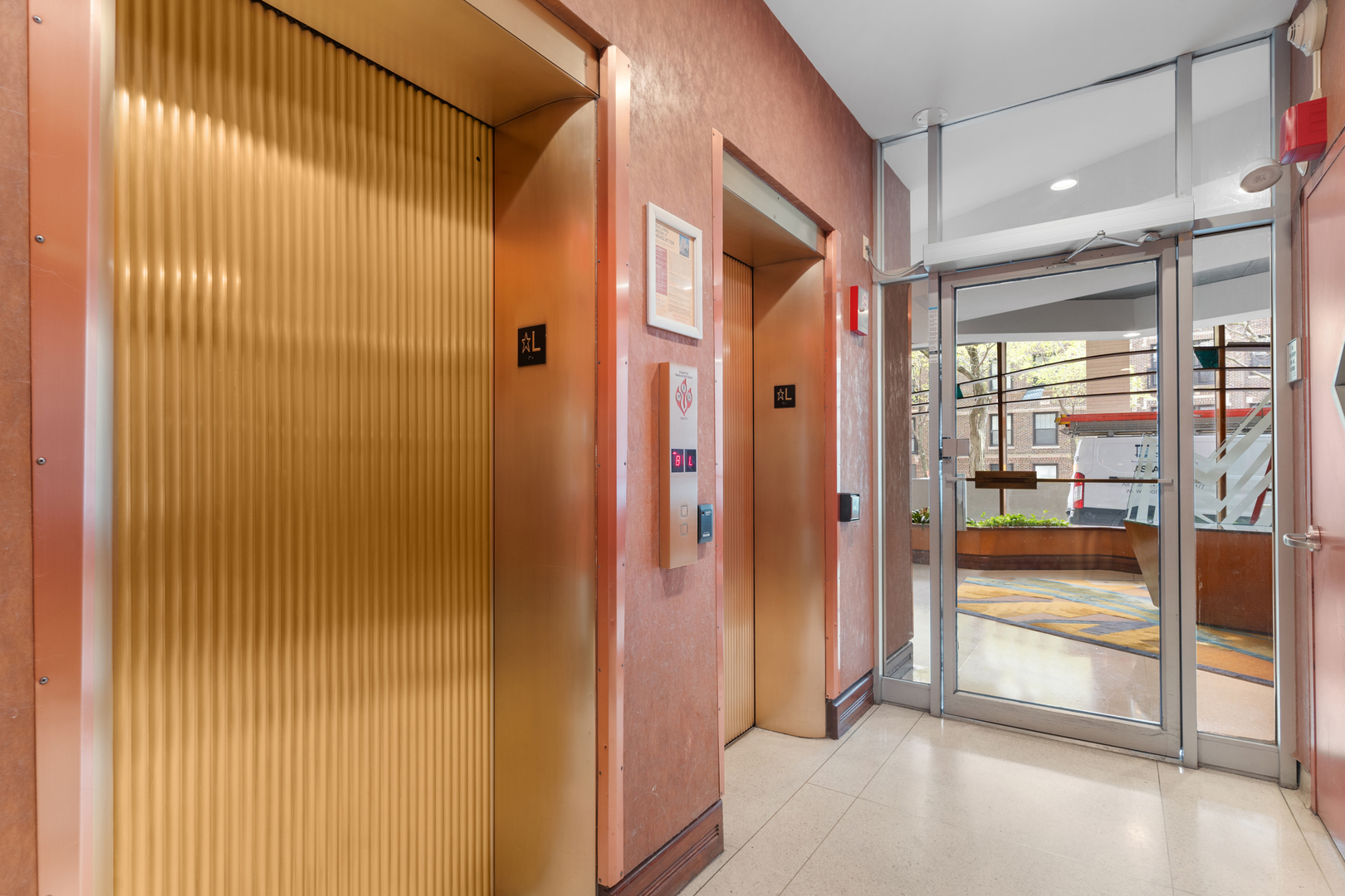 6301 N Sheridan Road #11D, Chicago, IL 60660
