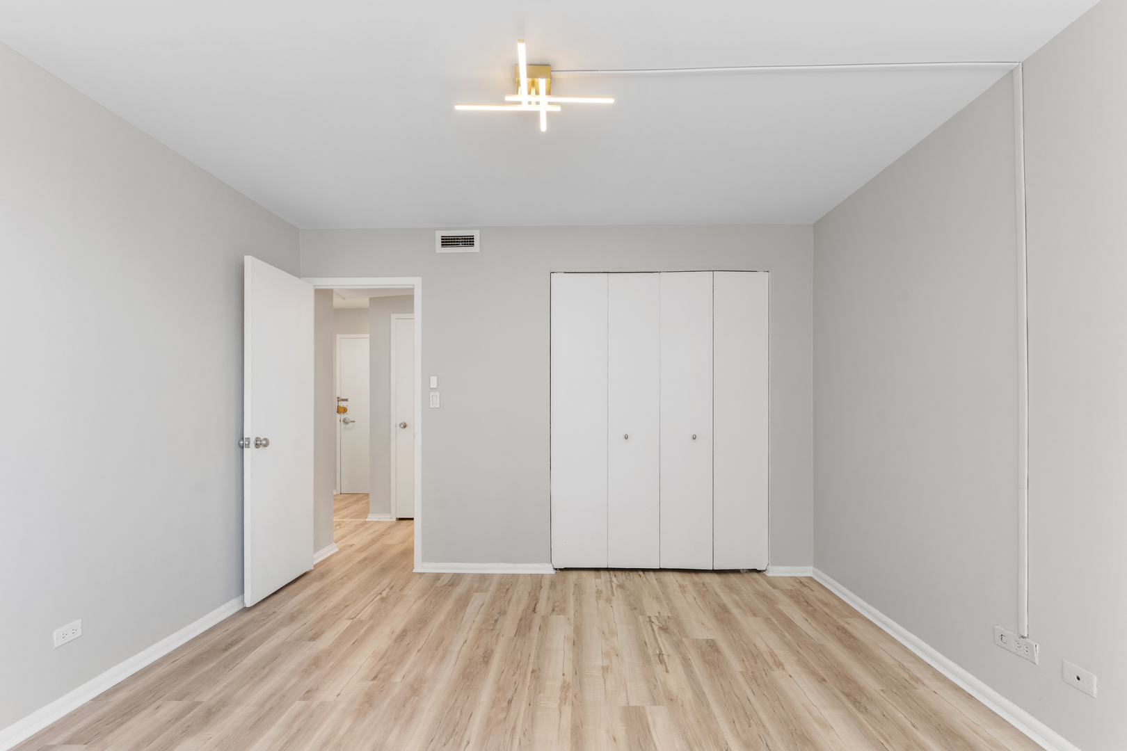 6301 N Sheridan Road #11D, Chicago, IL 60660