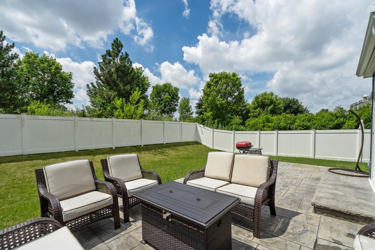 560 Larkspur Drive, Bolingbrook, IL 60440