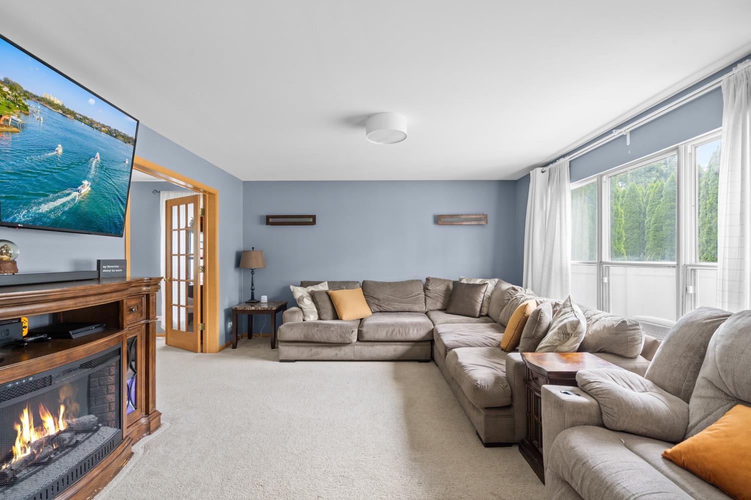 560 Larkspur Drive, Bolingbrook, IL 60440
