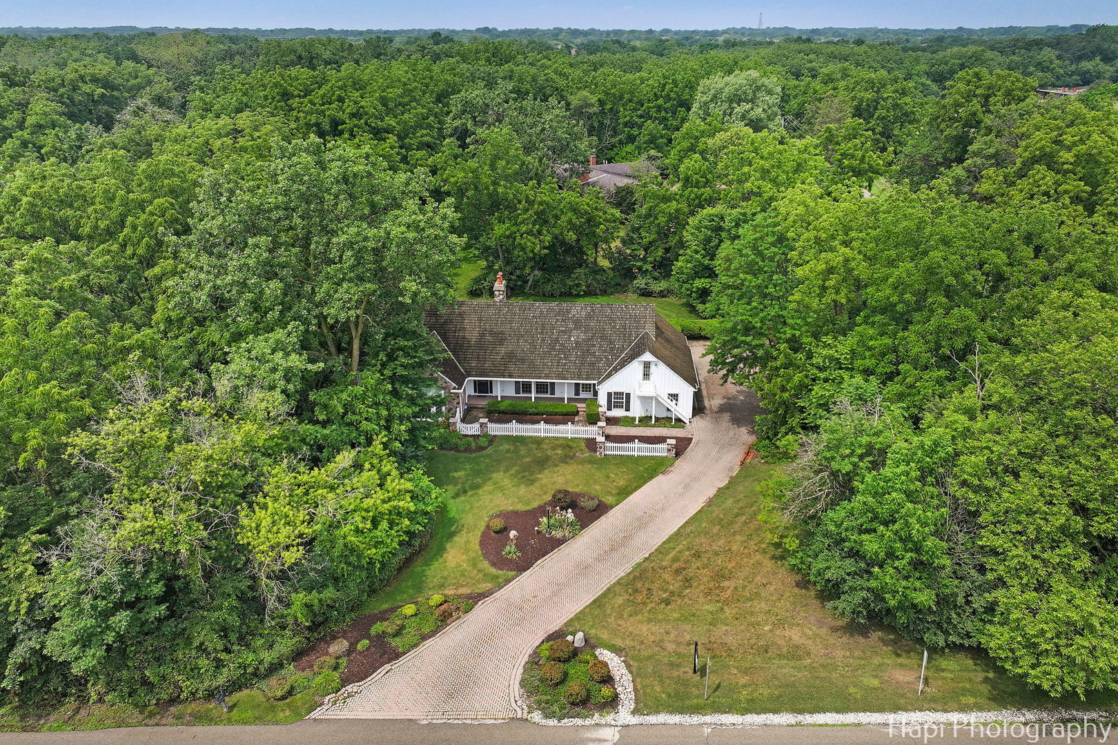 21956 N Hickory Hill Drive, Kildeer, IL 60047