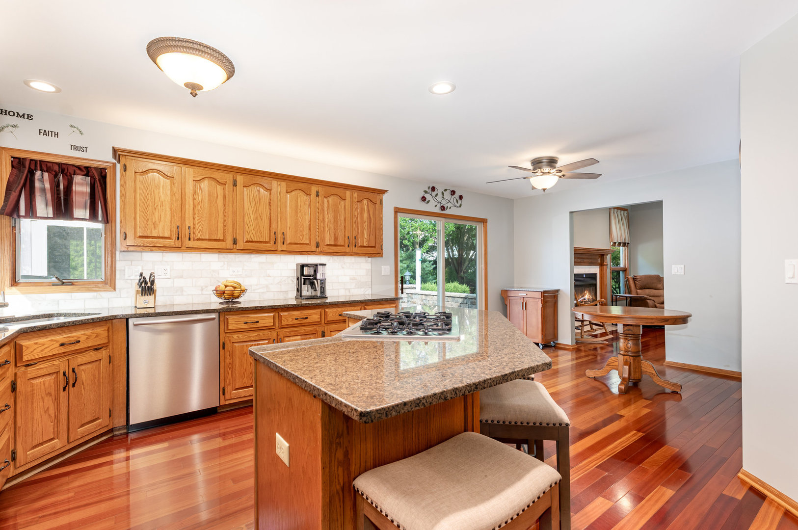 1228 Conquest Court, Shorewood, IL 60404